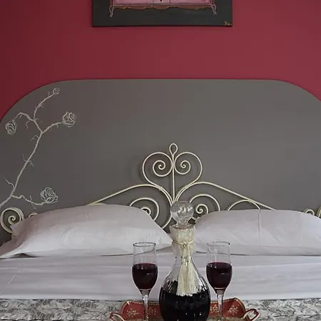 Victoria's Country Apartment