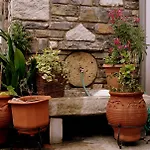 Victoria's Country Apartment *