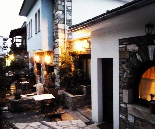 Victoria's Country Apartment *